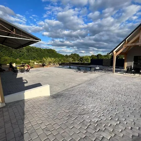 Paisible Proche Du Mans Avec Piscine Privee, 4 Chambres, Wi-fi Et Parking Gratuit - Fr-1-410-428 Prázdninový dům