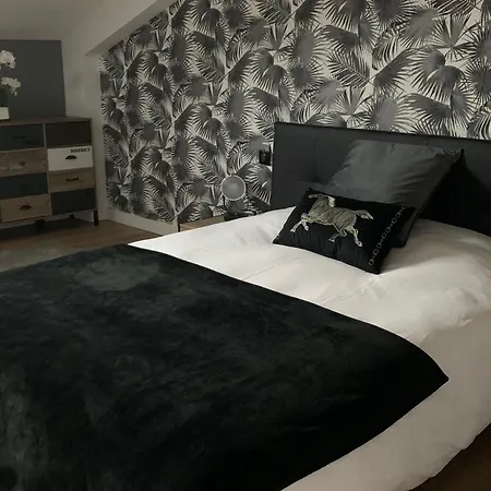 Paisible Proche Du Mans Avec Piscine Privee, 4 Chambres, Wi-fi Et Parking Gratuit - Fr-1-410-428