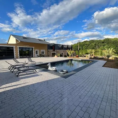 Paisible Proche Du Mans Avec Piscine Privee, 4 Chambres, Wi-fi Et Parking Gratuit - Fr-1-410-428 *