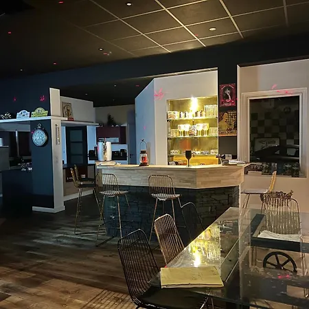 Paisible Proche Du Mans Avec Piscine Privee, 4 Chambres, Wi-fi Et Parking Gratuit - Fr-1-410-428 Prázdninový dům Montfort-le-Gesnois