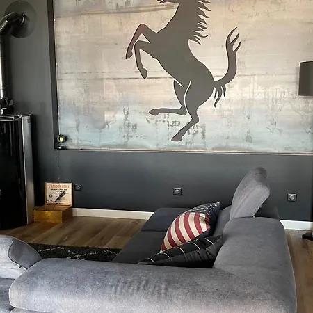 Paisible Proche Du Mans Avec Piscine Privee, 4 Chambres, Wi-fi Et Parking Gratuit - Fr-1-410-428 *